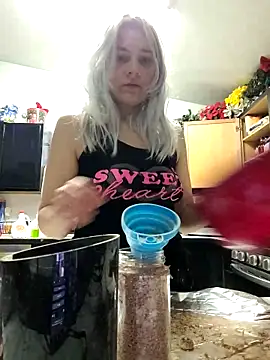 Snapshot of ScarletCallings420 chatting on 6, 1, 2025 ScarletCallings420 online show from 6, 1, 2025