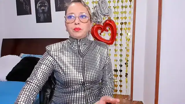 Snapshot of taylorhot70 chatting on 12, 6, 2026 taylorhot70 online show from 12, 6, 2026