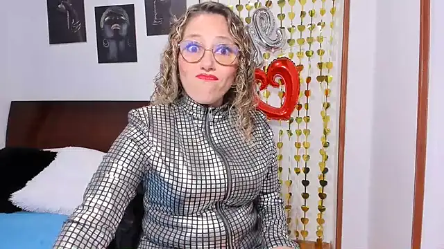 Snapshot of taylorhot70 chatting on 18, 7, 2026 taylorhot70 online show from 18, 7, 2026