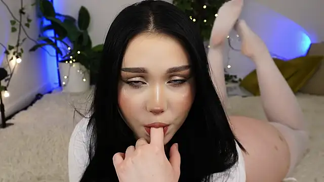 Snapshot of ScarletBlaze chatting on 5, 2, 2025 ScarletBlaze online show from 5, 2, 2025