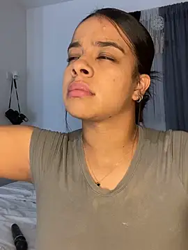 Snapshot of trianawhite chatting on 13, 3, 2025 trianawhite online show from 13, 3, 2025