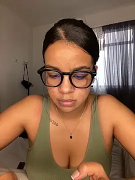 Snapshot of trianawhite chatting on 15, 3, 2025 trianawhite online show from 15, 3, 2025