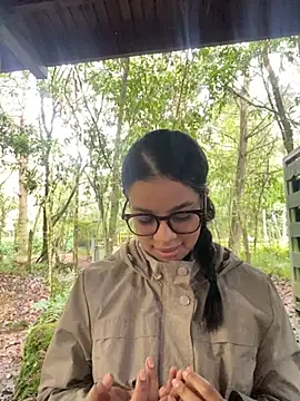 trianawhite online show from 3, 2, 2026