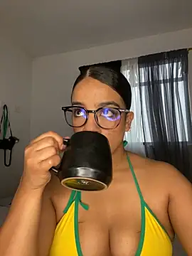 trianawhite online show from 27, 3, 2026