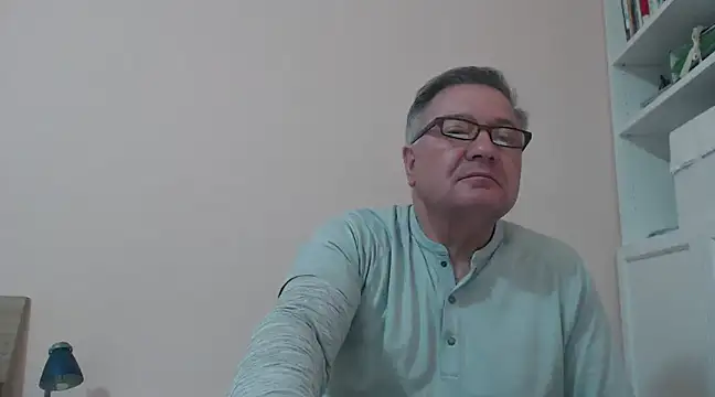 Snapshot of YOU6me chatting on 18, 12, 2024 YOU6me online show from 18, 12, 2024