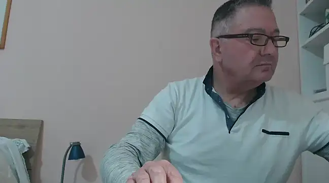 Snapshot of YOU6me chatting on 12, 1, 2025 YOU6me online show from 12, 1, 2025