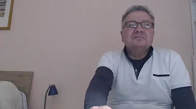 Snapshot of YOU6me chatting on 15, 1, 2025 YOU6me online show from 15, 1, 2025