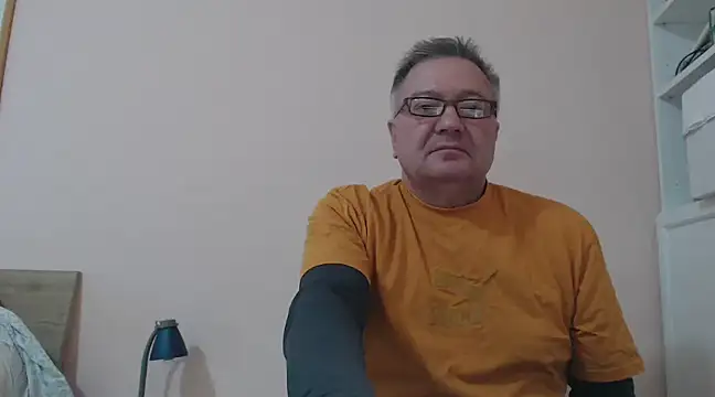 Snapshot of YOU6me chatting on 19, 1, 2025 YOU6me online show from 19, 1, 2025