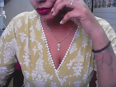 Snapshot of LovingPihu chatting on 5, 6, 2026 LovingPihu online show from 5, 6, 2026