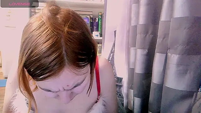 BrattyFoxyGirl online show from 25, 12, 2024