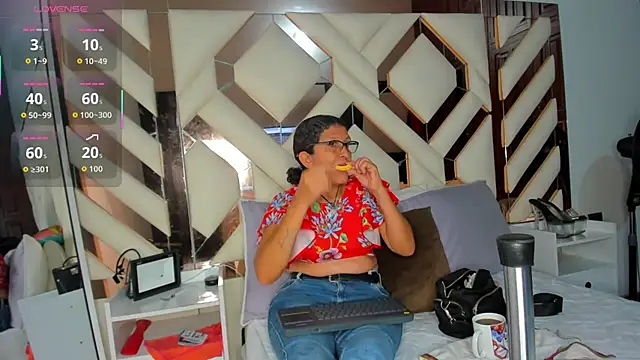 Keyla Milf online show from 20, 12, 2025