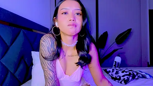 Mia Tin online show from 18, 4, 2026