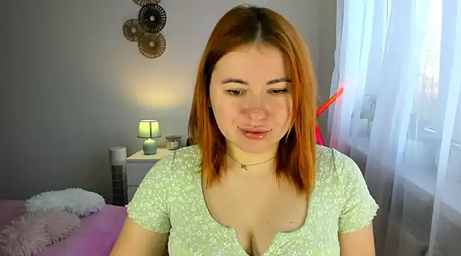 Snapshot of LAYLAxSTAR chatting on 6, 3, 2025 LAYLAxSTAR online show from 6, 3, 2025