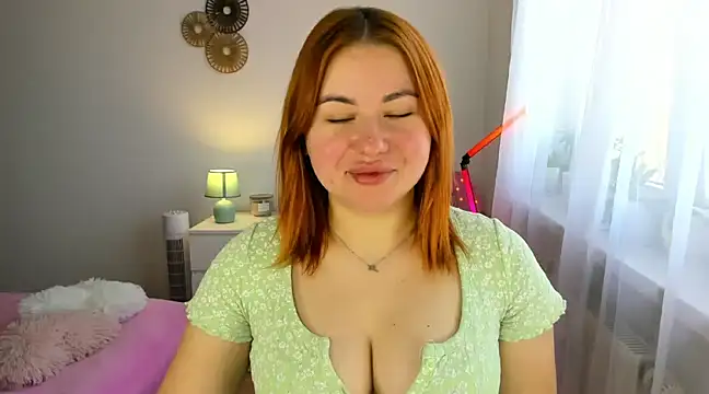 Snapshot of LAYLAxSTAR chatting on 6, 3, 2025 LAYLAxSTAR online show from 6, 3, 2025