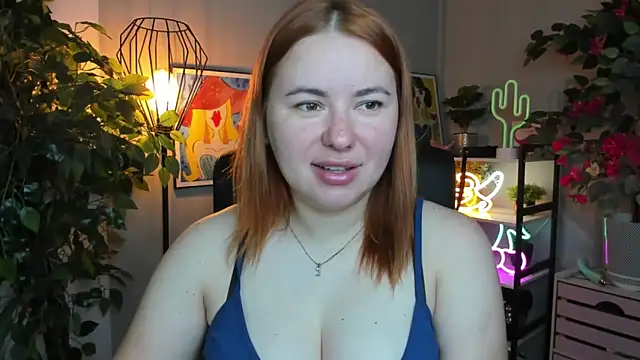 Snapshot of LAYLAxSTAR chatting on 18, 9, 2025 LAYLAxSTAR online show from 18, 9, 2025
