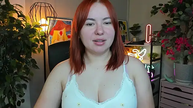 Snapshot of LAYLAxSTAR chatting on 6, 10, 2025 LAYLAxSTAR online show from 6, 10, 2025