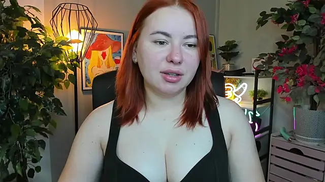 Snapshot of LAYLAxSTAR chatting on 7, 10, 2025 LAYLAxSTAR online show from 7, 10, 2025