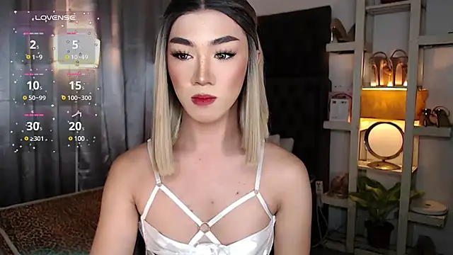 Local Hoelyx online show from 15, 12, 2024