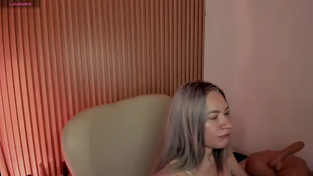 MarianL0ve online show from 1, 3, 2025