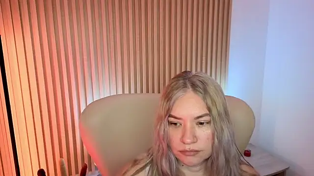 MarianL0ve online show from 7, 10, 2025