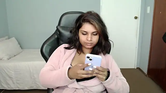 layla amin online show from 2, 7, 2026