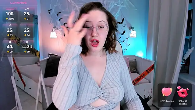 Charmy Gracy online show from 2, 11, 2025