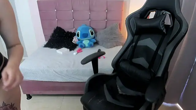 Snapshot of Wanda_sg chatting on 2, 10, 2025 Wanda sg online show from 2, 10, 2025