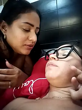 Snapshot of ashley69_brown chatting on 7, 11, 2025 ashley69 brown online show from 7, 11, 2025