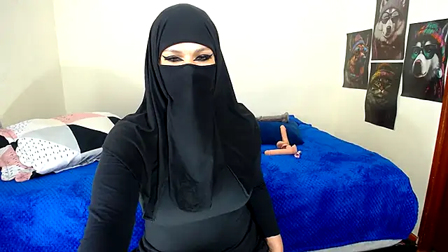 Snapshot of evelyn__salah chatting on 13, 2, 2025 evelyn salah online show from 13, 2, 2025