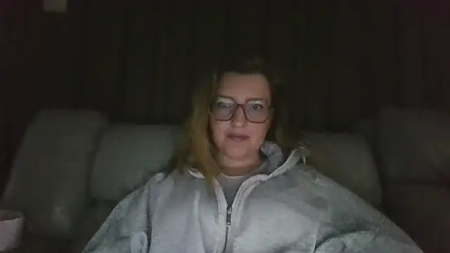 Snapshot of LiquidLeonie chatting on 13, 5, 2026 LiquidLeonie online show from 13, 5, 2026