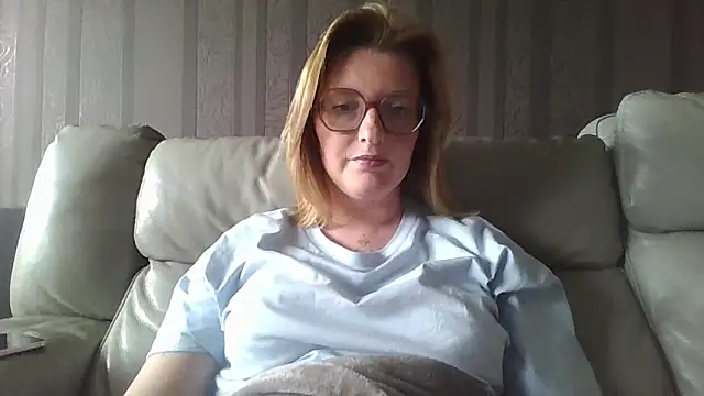 Snapshot of LiquidLeonie chatting on 3, 6, 2026 LiquidLeonie online show from 3, 6, 2026