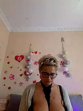 BellaBellaHot online show from 5, 10, 2025