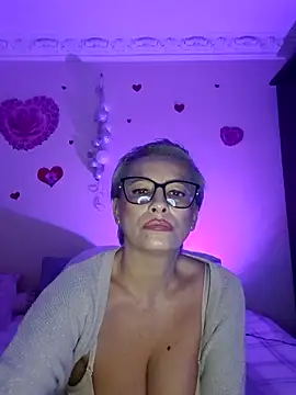 BellaBellaHot online show from 25, 10, 2025