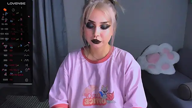 MonaLauu online show from 29, 11, 2025