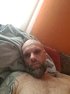 Snapshot of Ladyshaker82 chatting on 26, 11, 2025 Ladyshaker82 online show from 26, 11, 2025