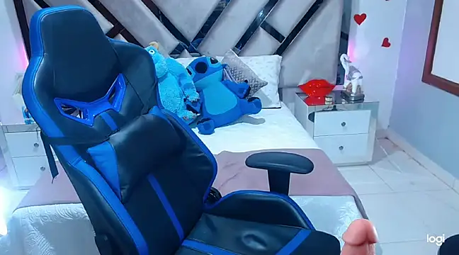 Snapshot of lady_Ary_xx chatting on 11, 1, 2025 lady Ary xx online show from 11, 1, 2025