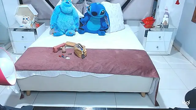 Snapshot of lady_Ary_xx chatting on 25, 1, 2025 lady Ary xx online show from 25, 1, 2025