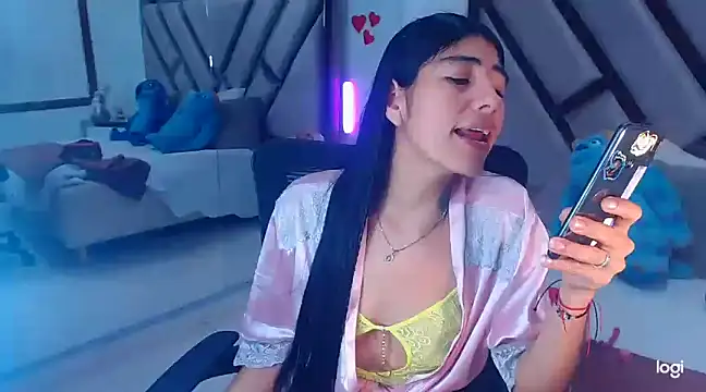 Snapshot of lady_Ary_xx chatting on 8, 3, 2025 lady Ary xx online show from 8, 3, 2025