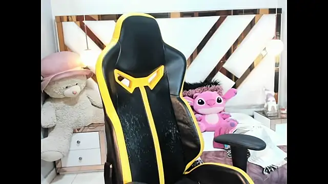 Snapshot of lady_Ary_xx chatting on 10, 9, 2025 lady Ary xx online show from 10, 9, 2025