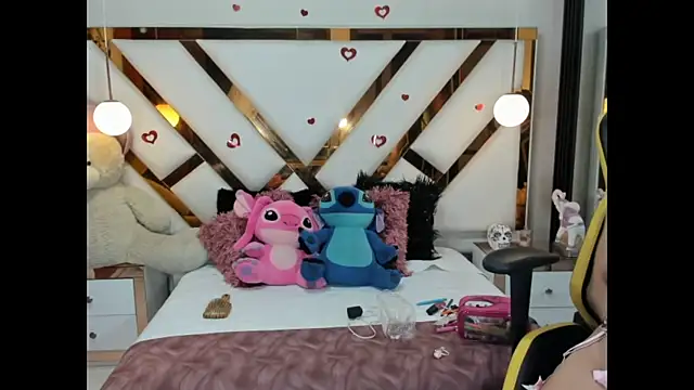 Snapshot of lady_Ary_xx chatting on 25, 9, 2025 lady Ary xx online show from 25, 9, 2025