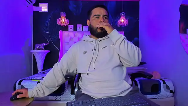 MichaelBear  online show from 4, 10, 2025