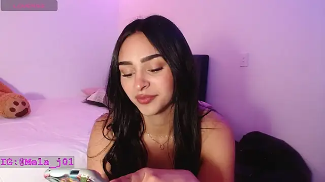 Snapshot of Melaniie01 chatting on 12, 12, 2024 Melaniie01 online show from 12, 12, 2024