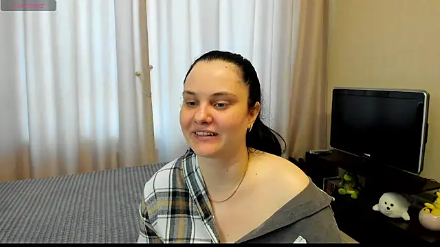 Snapshot of AlanaBrox chatting on 18, 5, 2026 AlanaBrox online show from 18, 5, 2026