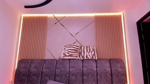 naia blessed online show from 10, 4, 2026