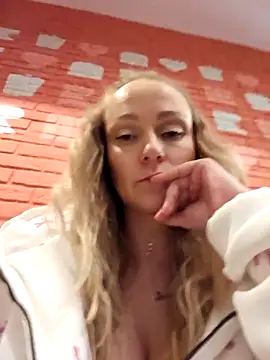 Snapshot of Bondgirl_013 chatting on 19, 12, 2025 Bondgirl 013 online show from 19, 12, 2025