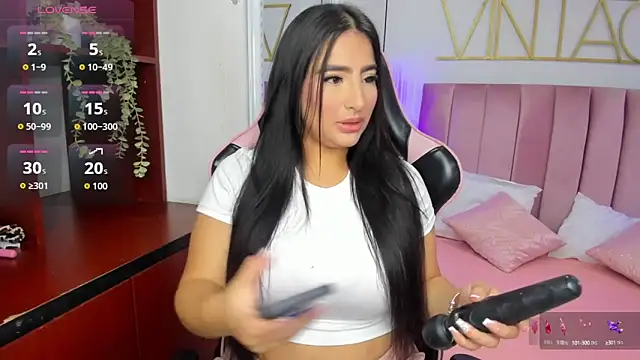 amy-thomson1 online show from 12, 9, 2025