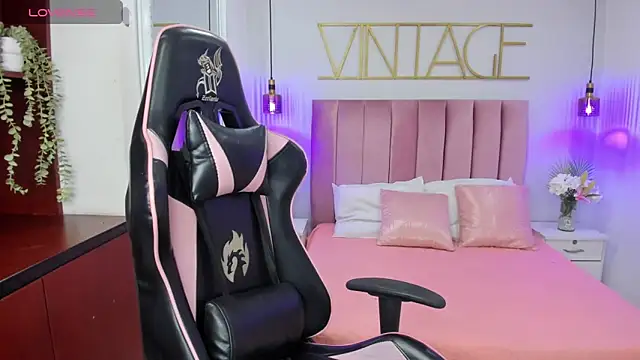 amy-thomson1 online show from 23, 9, 2025