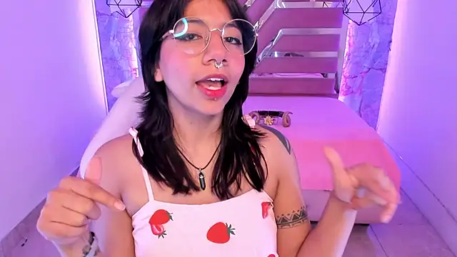 Snapshot of Nami_usagi chatting on 4, 1, 2025 Nami usagi online show from 4, 1, 2025