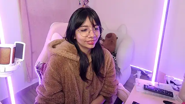 Snapshot of Nami_usagi chatting on 10, 9, 2025 Nami usagi online show from 10, 9, 2025