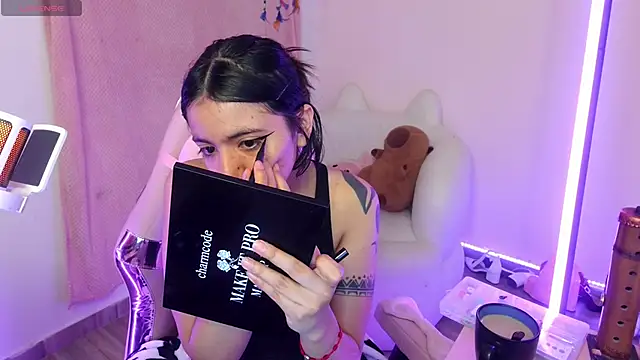 Snapshot of Nami_usagi chatting on 21, 9, 2025 Nami usagi online show from 21, 9, 2025